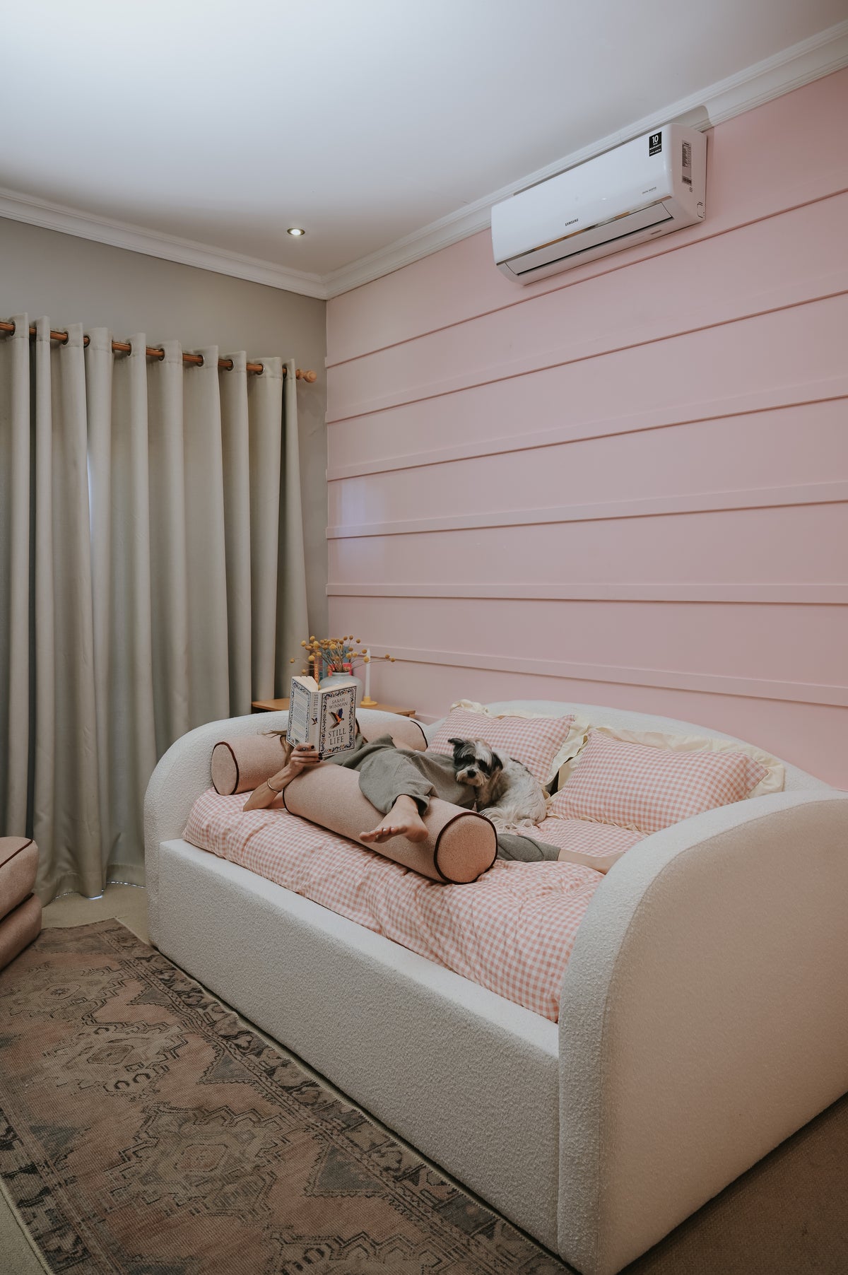 Noa Daybed fully upholstered daybed